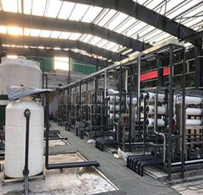 كيف يتم التعامل مع العصارة المكب بواسطة تقنية فصل الغشاء?